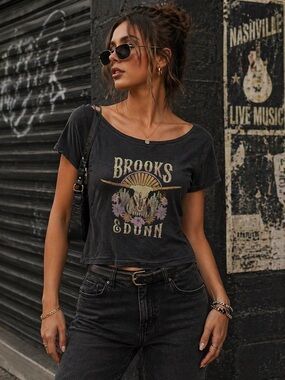 Brooks and Dunn NWOT music Black Graphic Tee